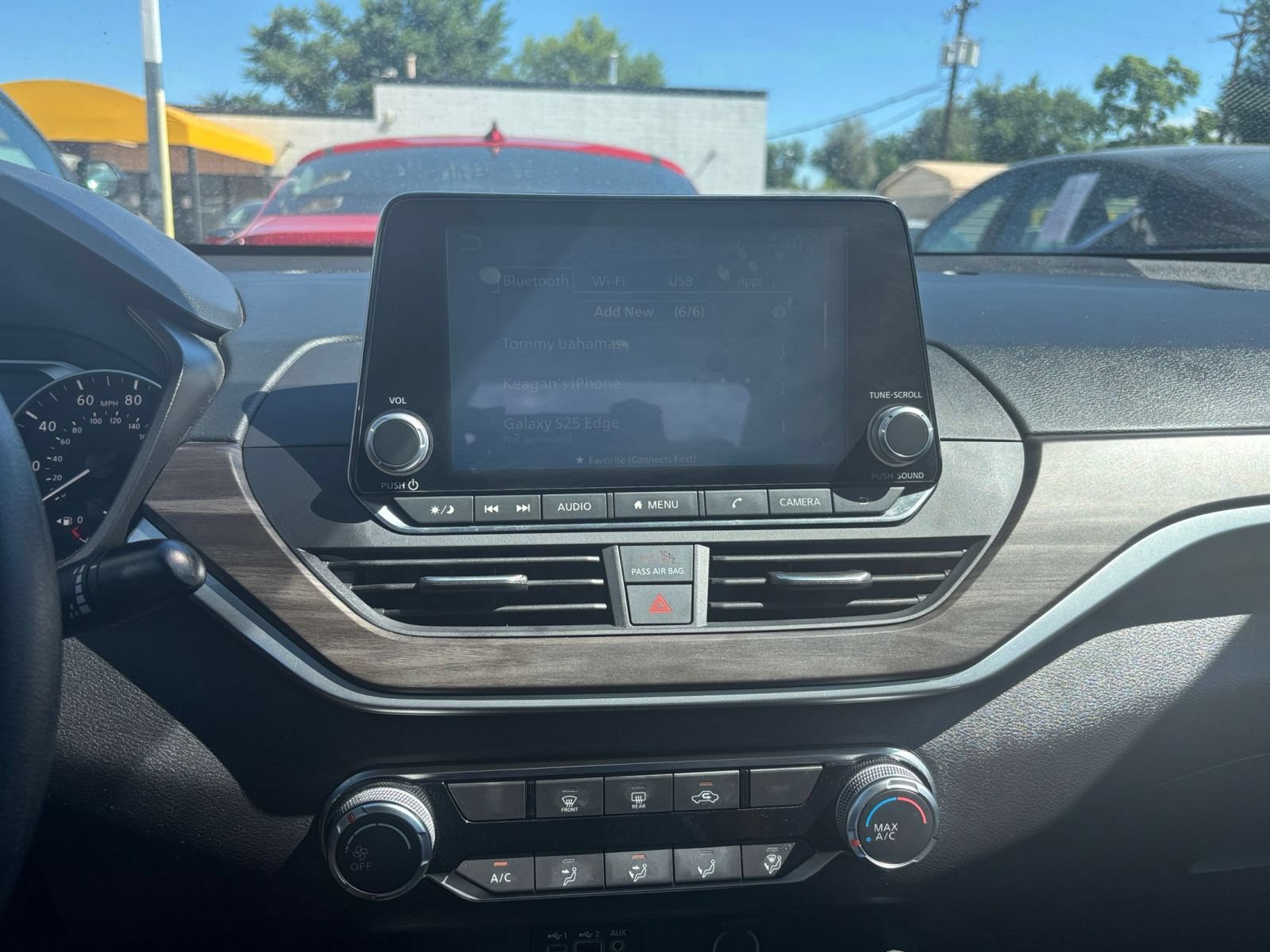 Used 2025 Nissan Altima 2.5 SV FWD image 17