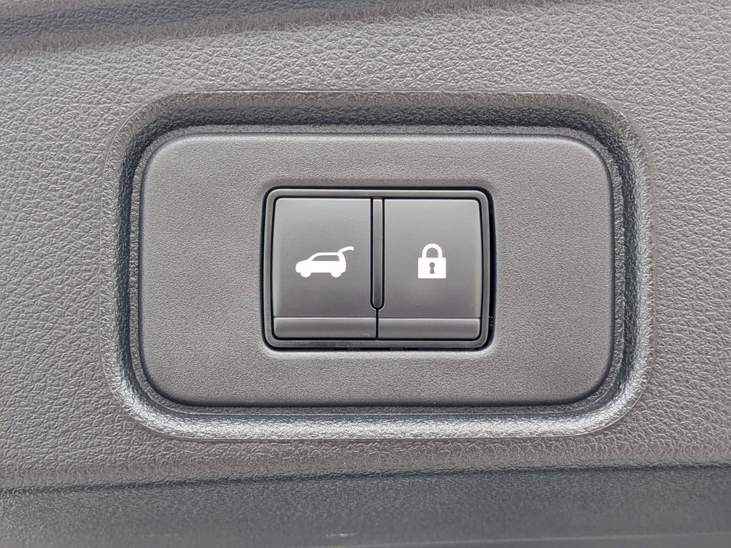 Used 2024 Nissan Pathfinder Platinum w/ Cargo Package image 13