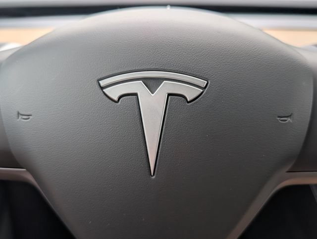 Used 2024 Tesla Model Y Long Range AWD/4WD image 22
