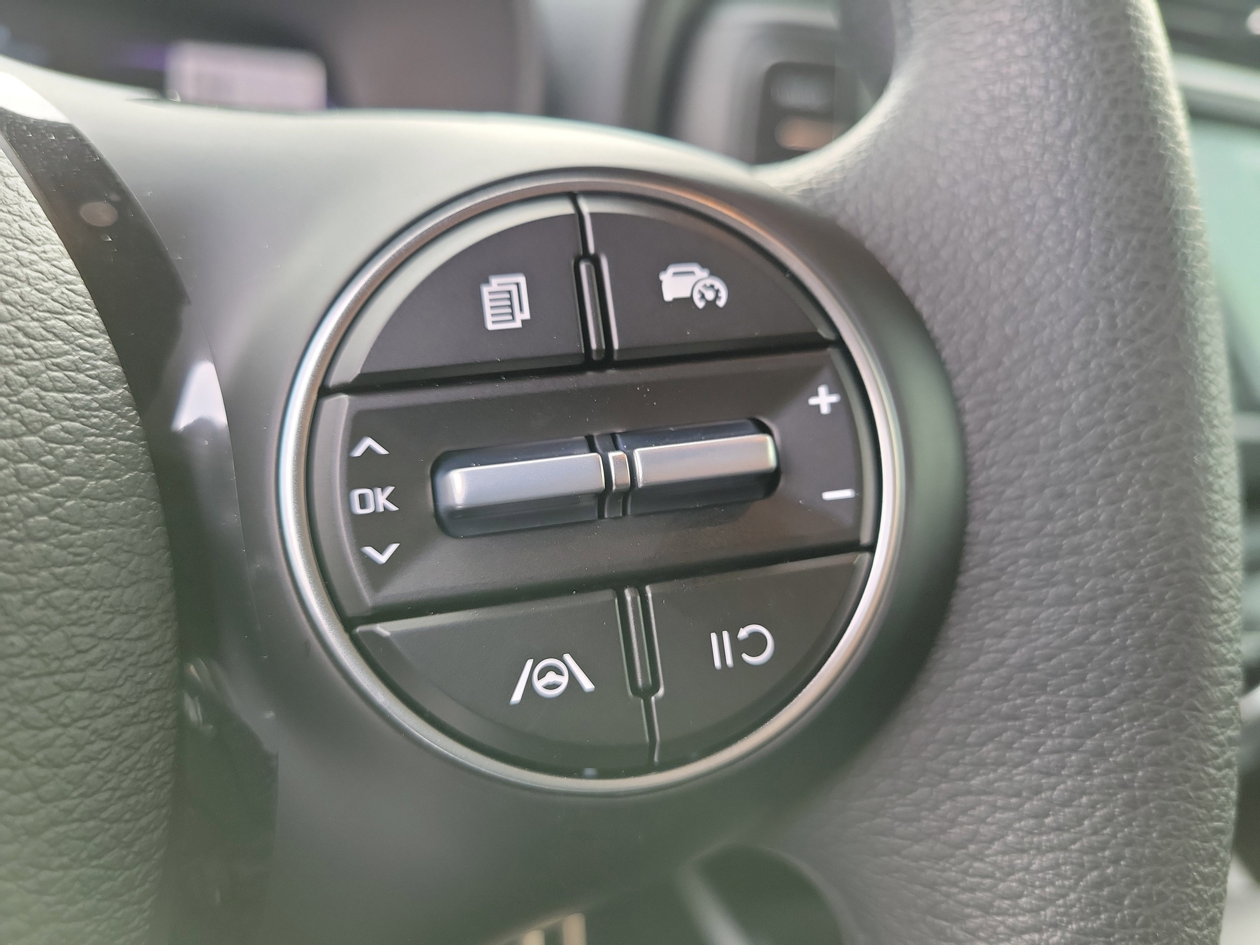 Used 2025 Kia Soul LX w/ LX Technology Package image 24