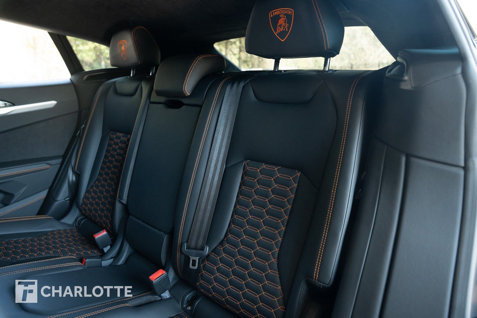 Used 2021 Lamborghini Urus AWD/4WD image 35