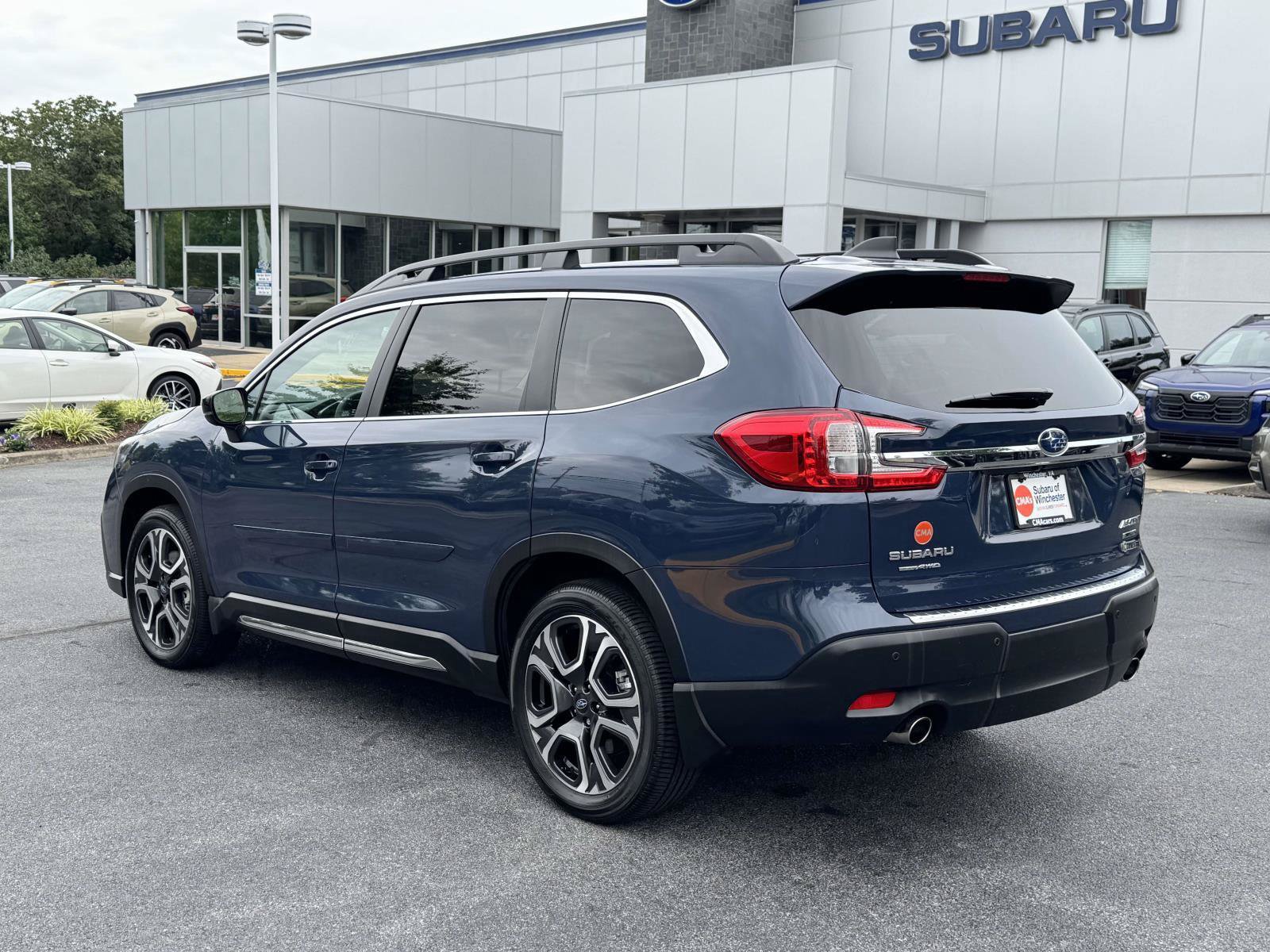 Used 2024 Subaru Ascent Limited w/ Technology Package AWD/4WD image 4