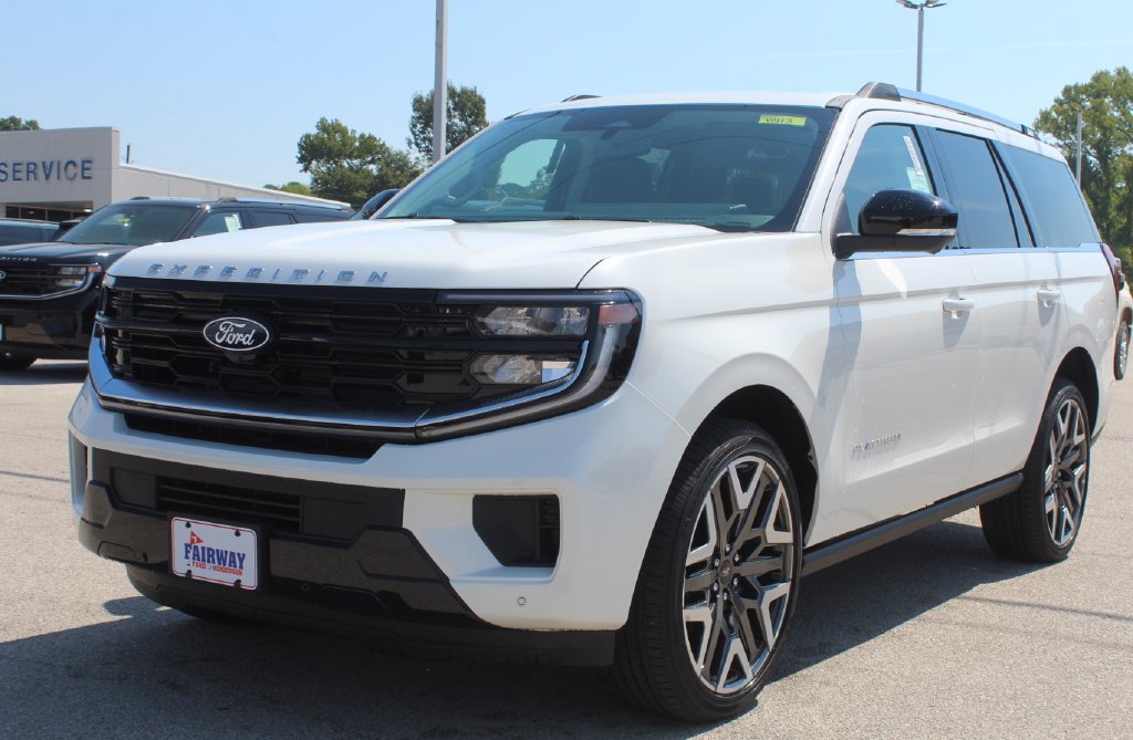 New 2027 Ford Expedition Platinum w/ Platinum Ultimate Package AWD/4WD image 2