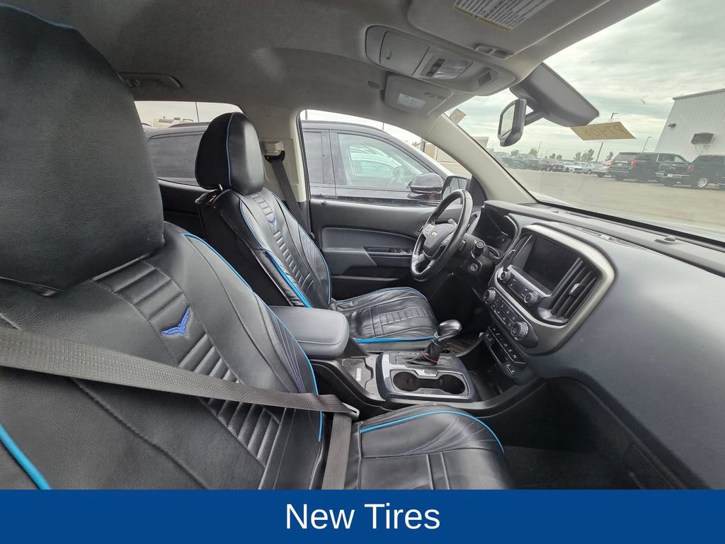 Used 2022 Chevrolet Colorado Z71 w/ Z71 Midnight Edition AWD/4WD image 13