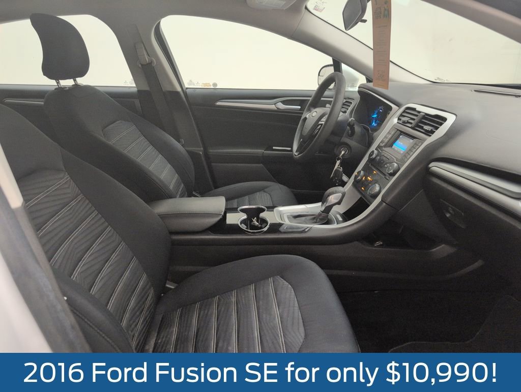 Used 2016 Ford Fusion SE image 15