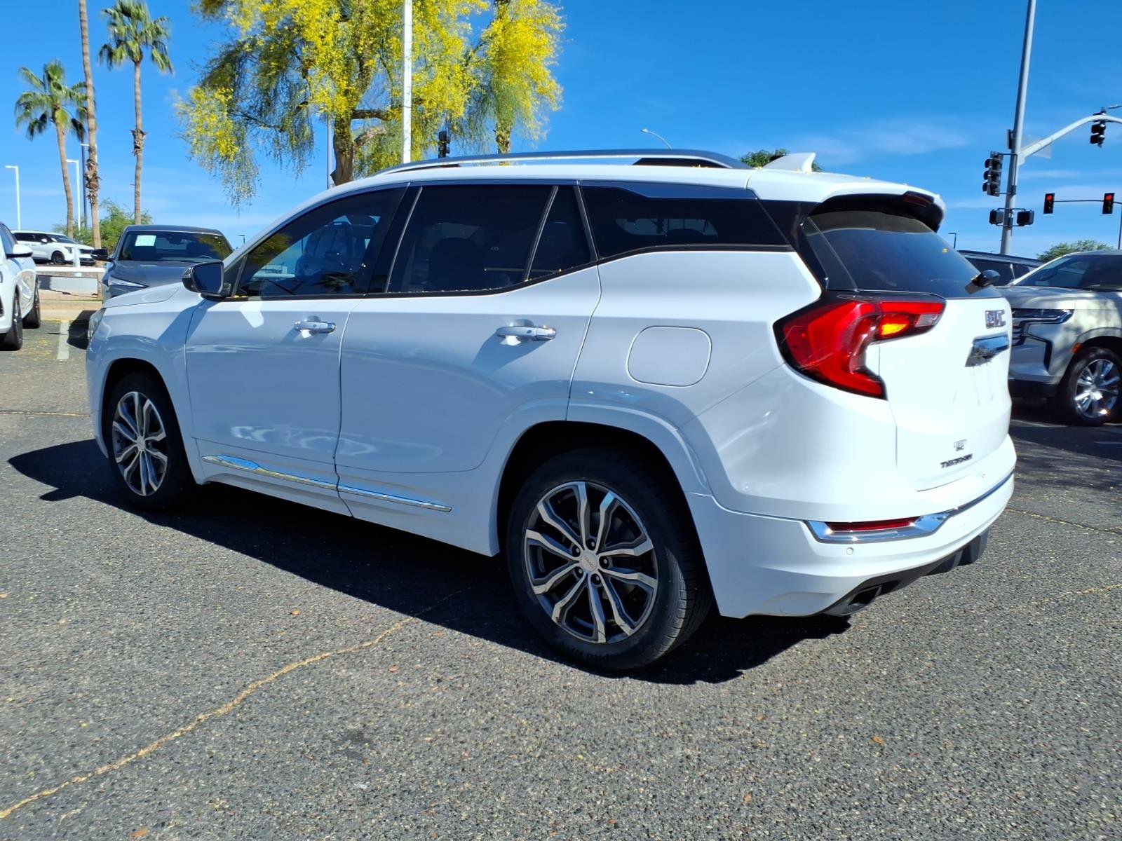 Used 2019 GMC Terrain Denali w/ Comfort Package FWD image 7