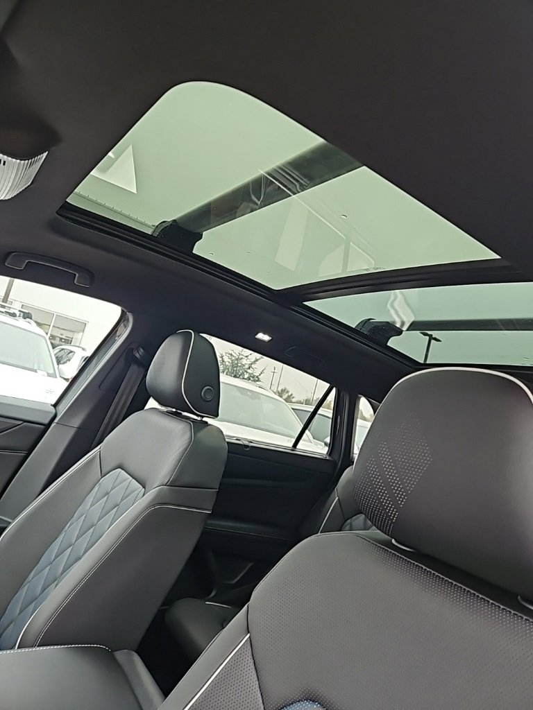 New 2026 Volkswagen Atlas Cross Sport SEL Premium R-Line image 29