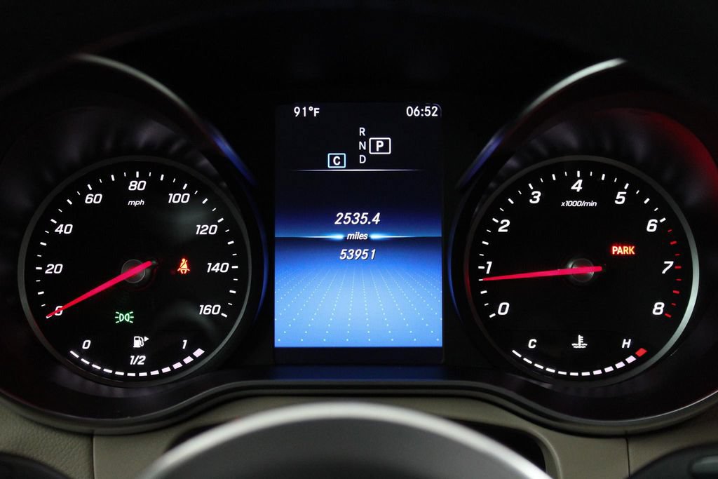 Used 2022 Mercedes-Benz GLC 300 image 33