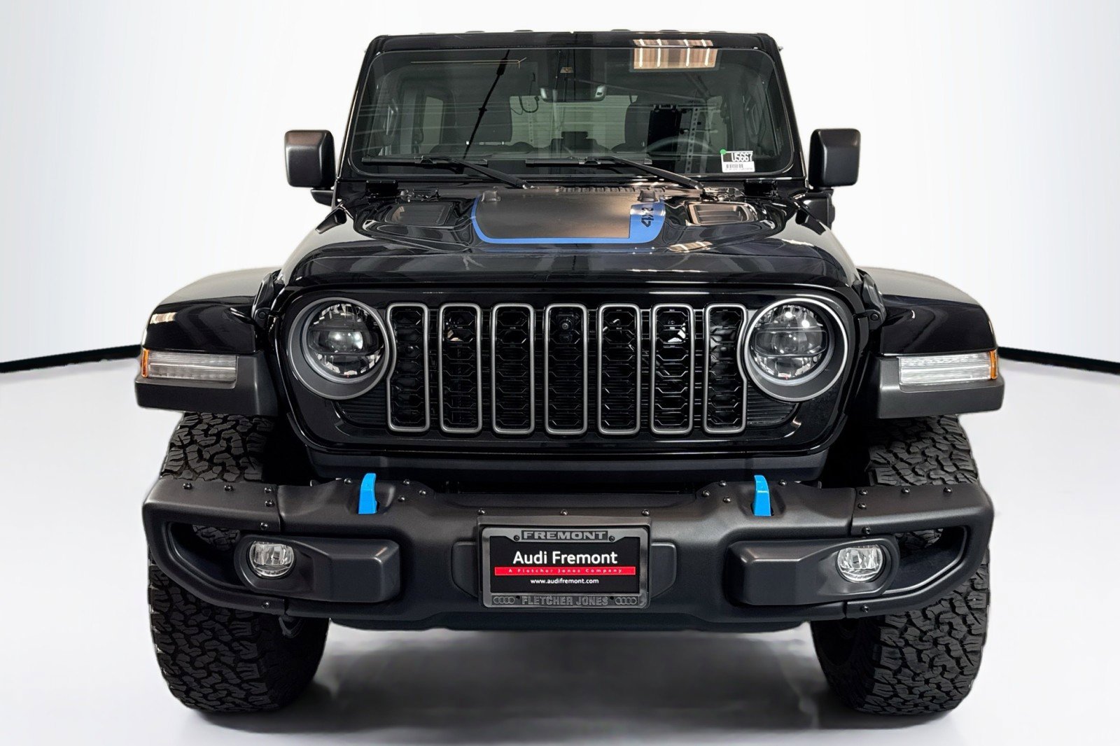 Used 2025 Jeep Wrangler Unlimited Rubicon 4xe image 2