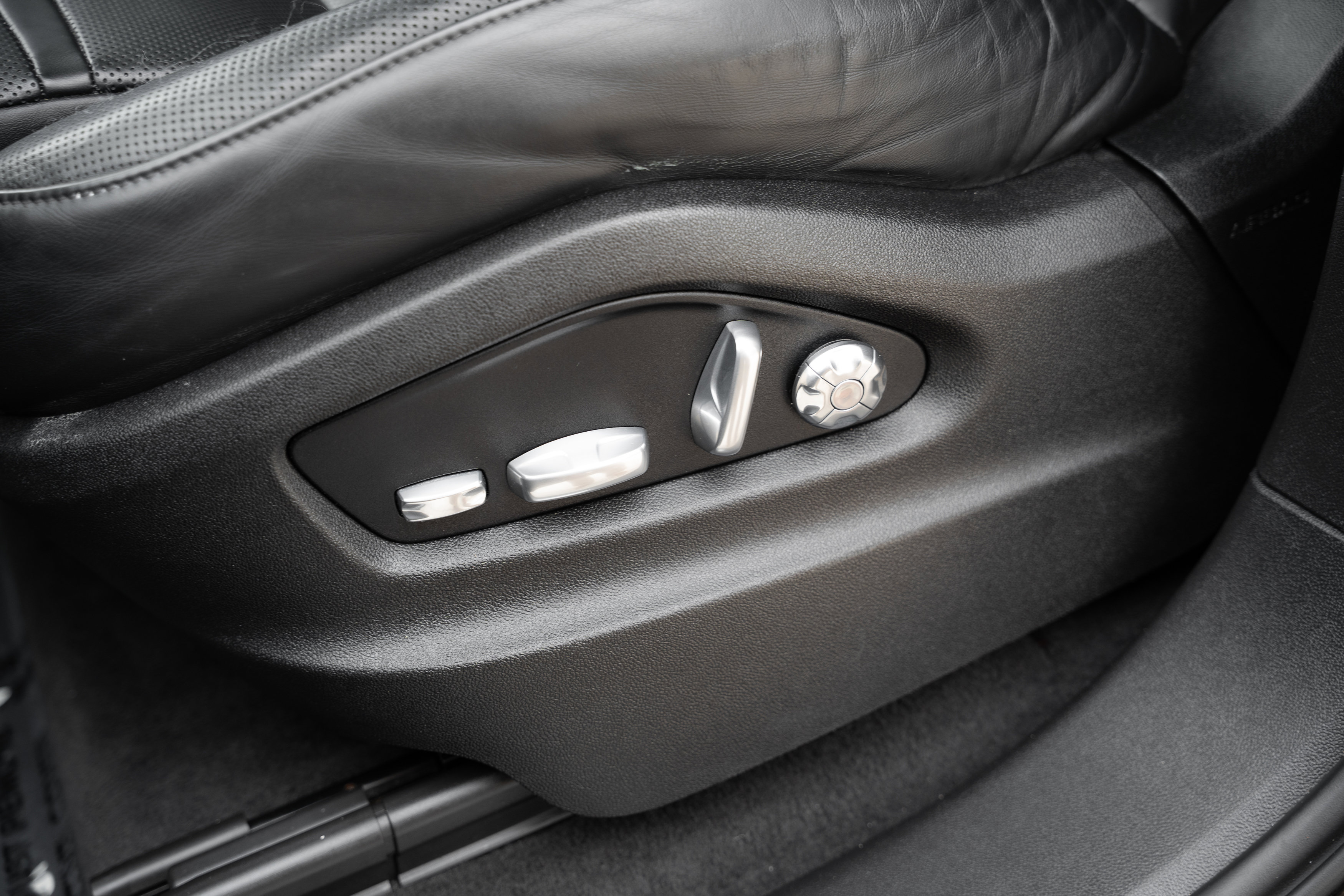 Used 2020 Porsche Cayenne S AWD/4WD image 21