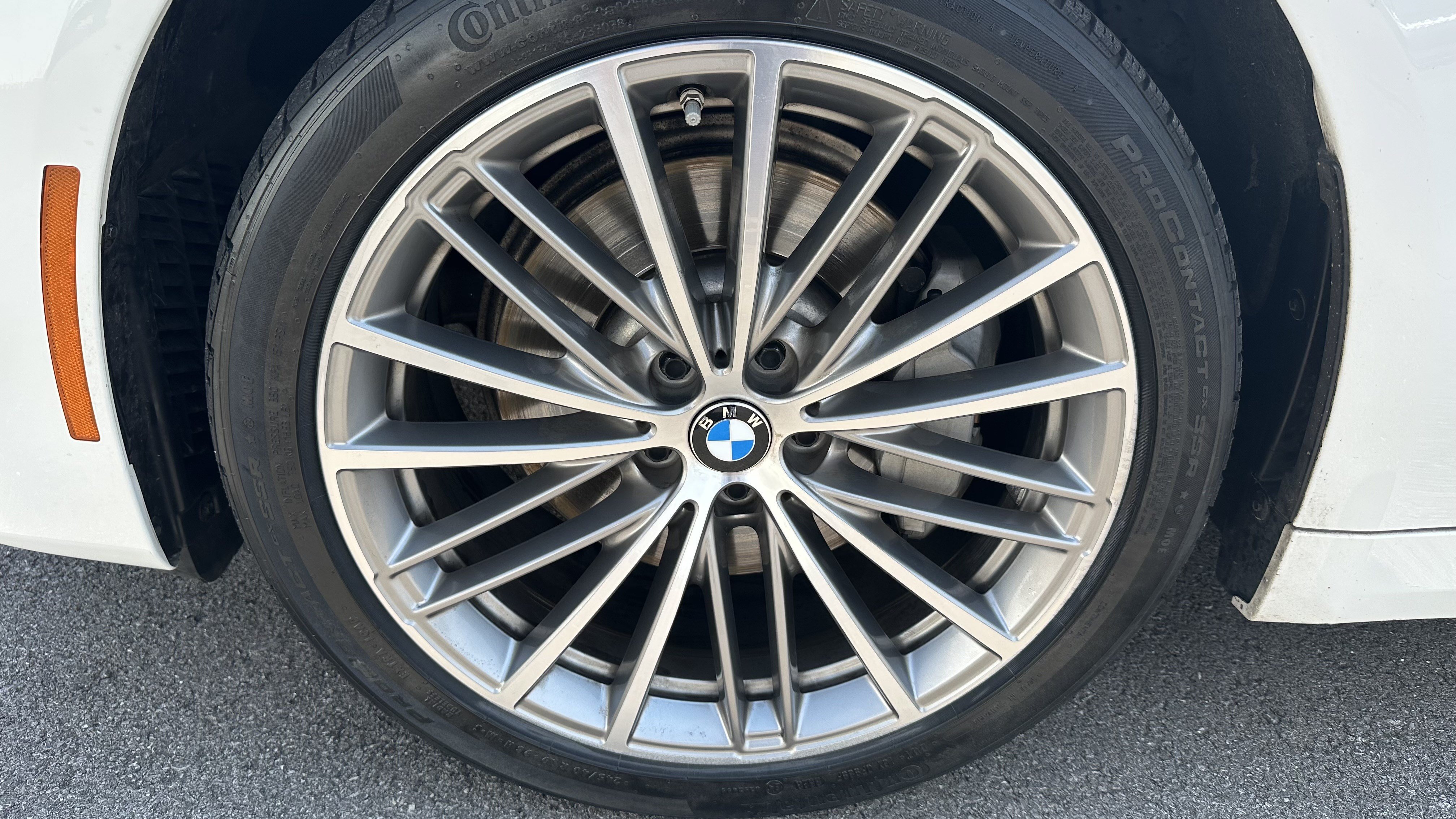 Used 2020 BMW 530i xDrive w/ Premium Package AWD/4WD image 11