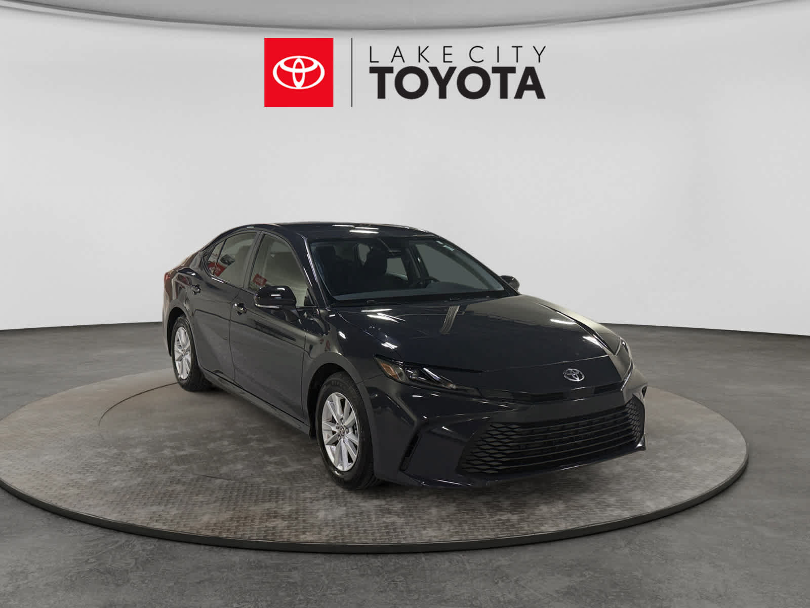 Used 2025 Toyota Camry LE FWD image 13