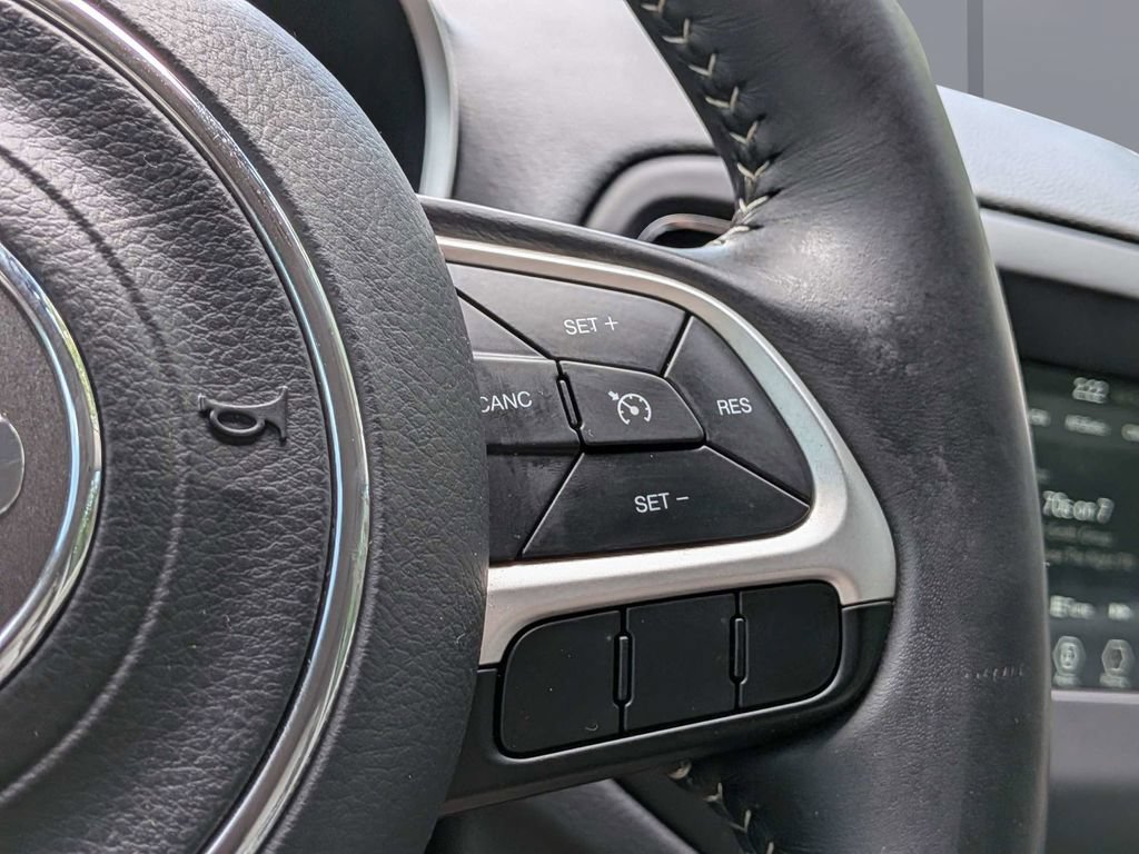 Used 2019 Jeep Compass Latitude FWD image 31