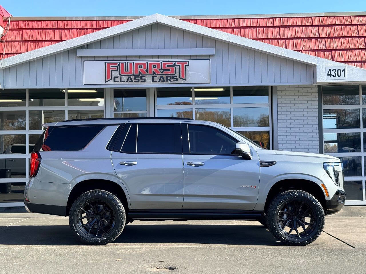 Used 2025 GMC Yukon AT4 Ultimate w/ LPO, Floor Liner Package image 2