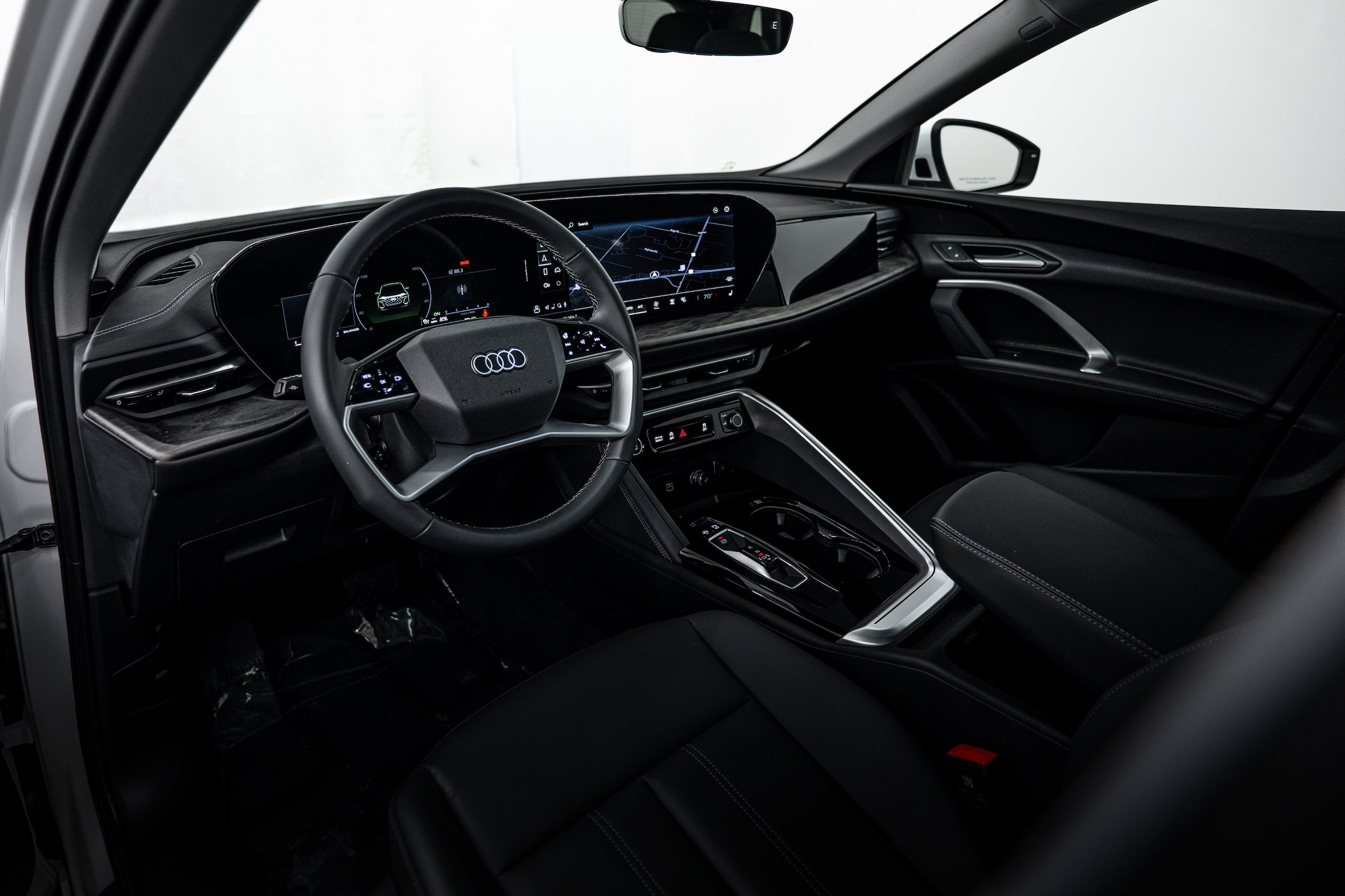 Used 2025 Audi Q5 Premium w/ Convenience Package AWD/4WD image 9