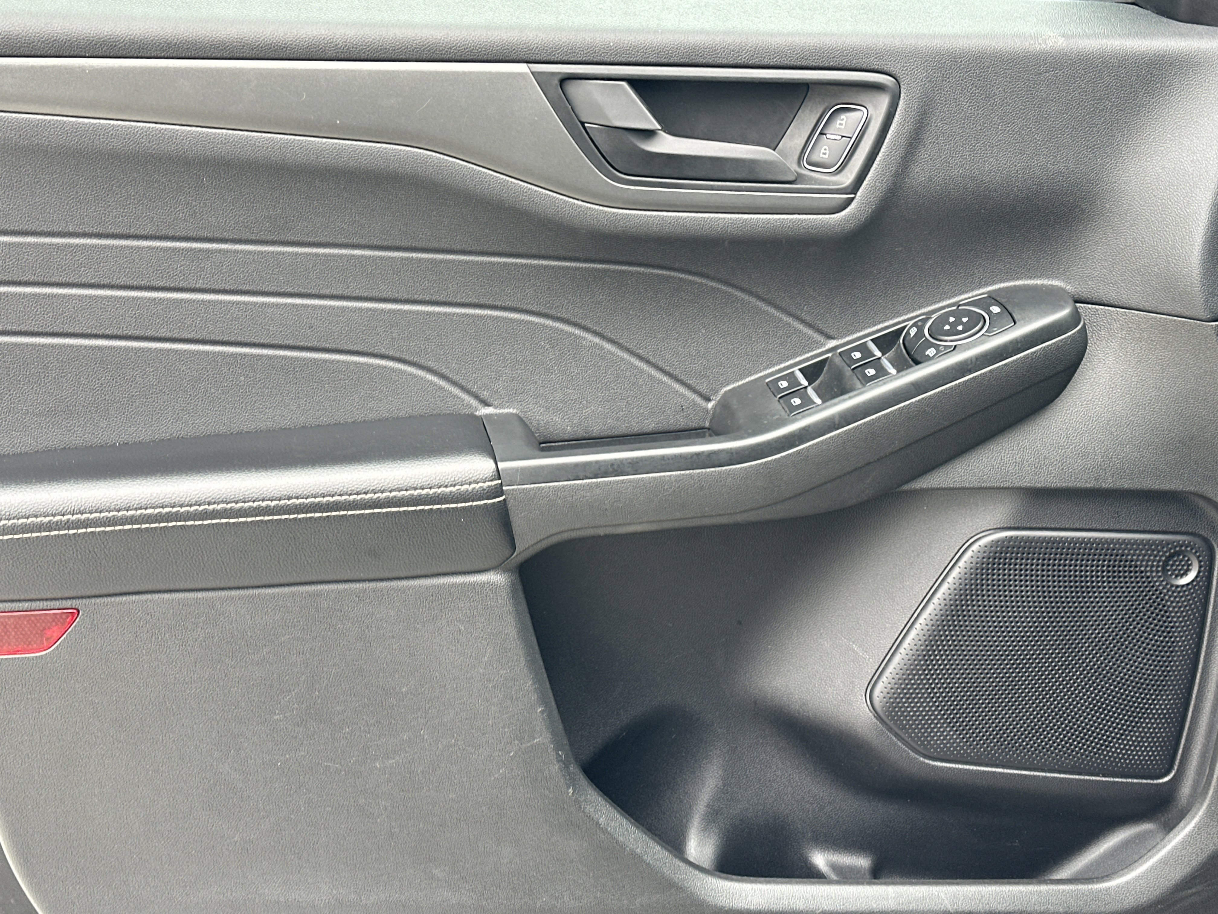 Used 2024 Ford Escape Active image 10