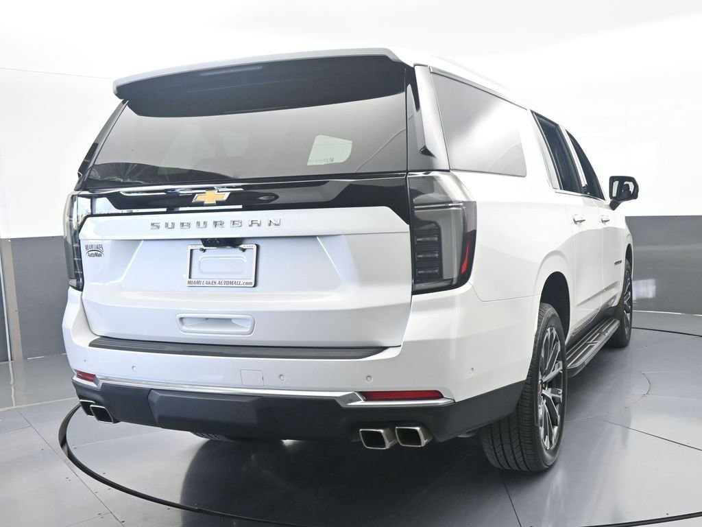 Used 2025 Chevrolet Suburban High Country w/ Sun And Tow Package RWD image 5