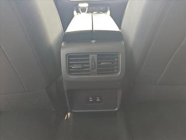 Used 2024 Nissan Rogue SV image 16