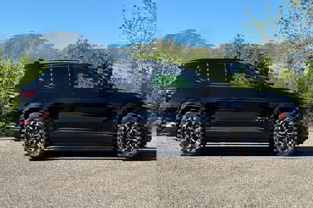 New 2026 Chevrolet Equinox EV LT image 3