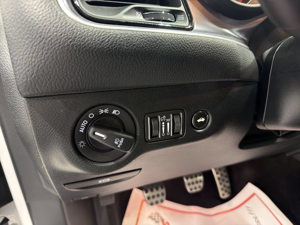 Used 2018 Dodge Challenger R/T Plus RWD image 21