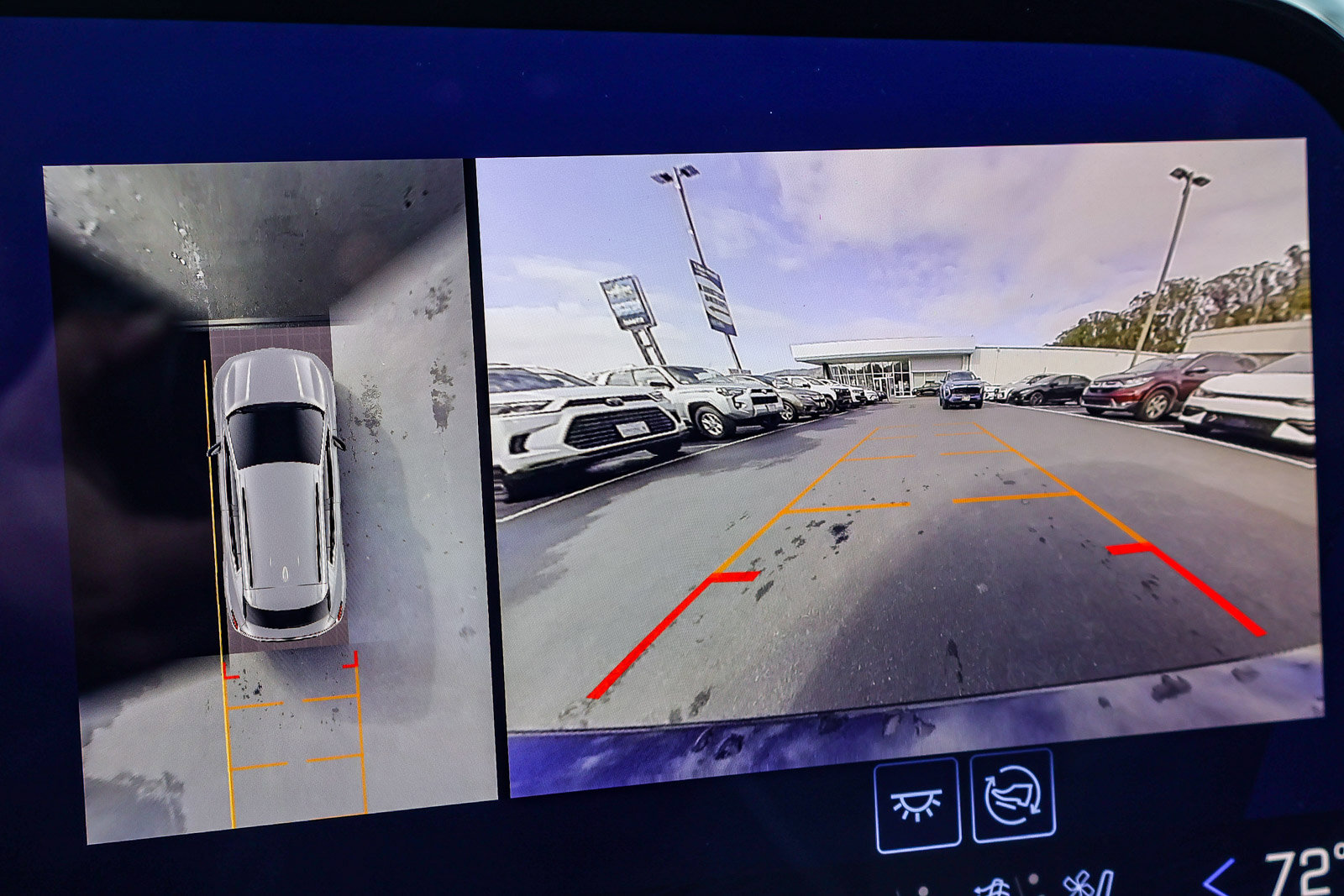 Used 2025 Chevrolet Equinox EV LT w/ Convenience Package II image 6