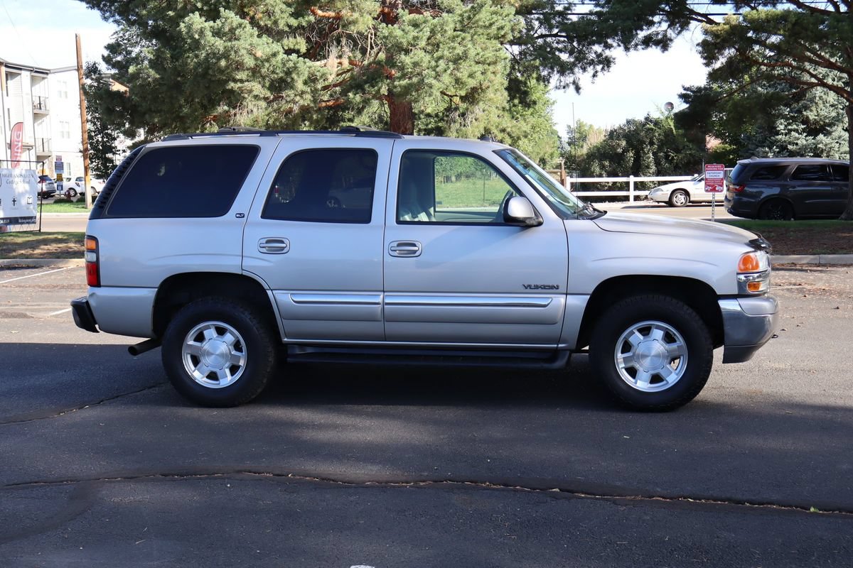Used 2005 GMC Yukon SLT w/ SLT Preferred Equipment Group AWD/4WD image 3
