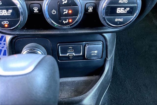 Used 2017 Jeep Renegade Altitude image 16