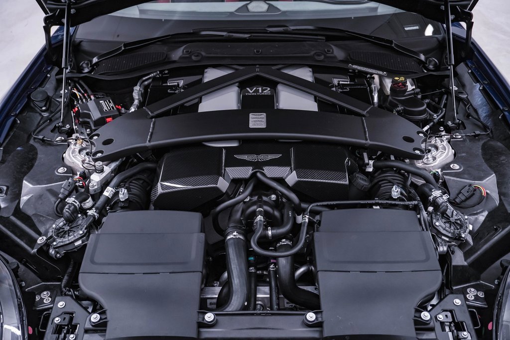 New 2025 Aston Martin Vanquish image 33