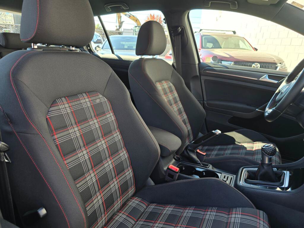 Used 2018 Volkswagen GTI S FWD image 11