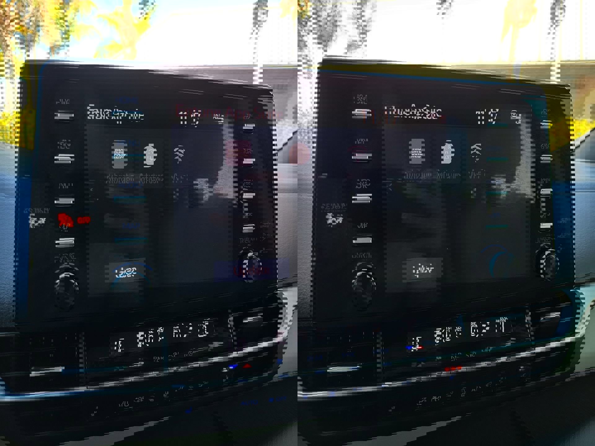 Used 2021 Toyota Sienna XLE AWD/4WD image 24