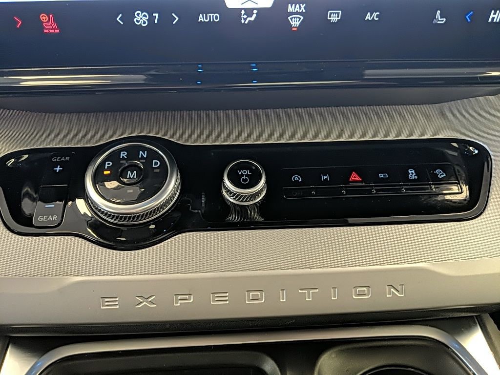 Certified 2025 Ford Expedition Active image 22