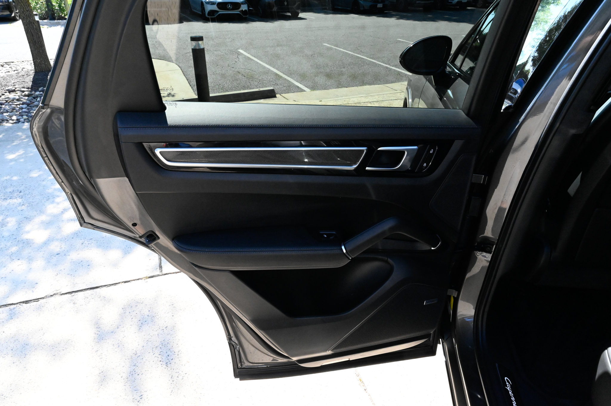 Used 2023 Porsche Cayenne GTS AWD/4WD image 42