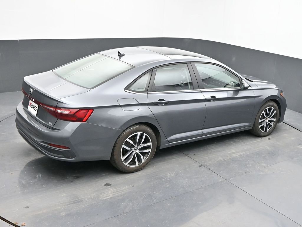 Used 2025 Volkswagen Jetta SE image 35