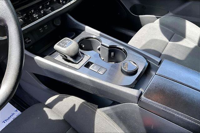 Used 2024 Nissan Rogue S AWD/4WD image 14