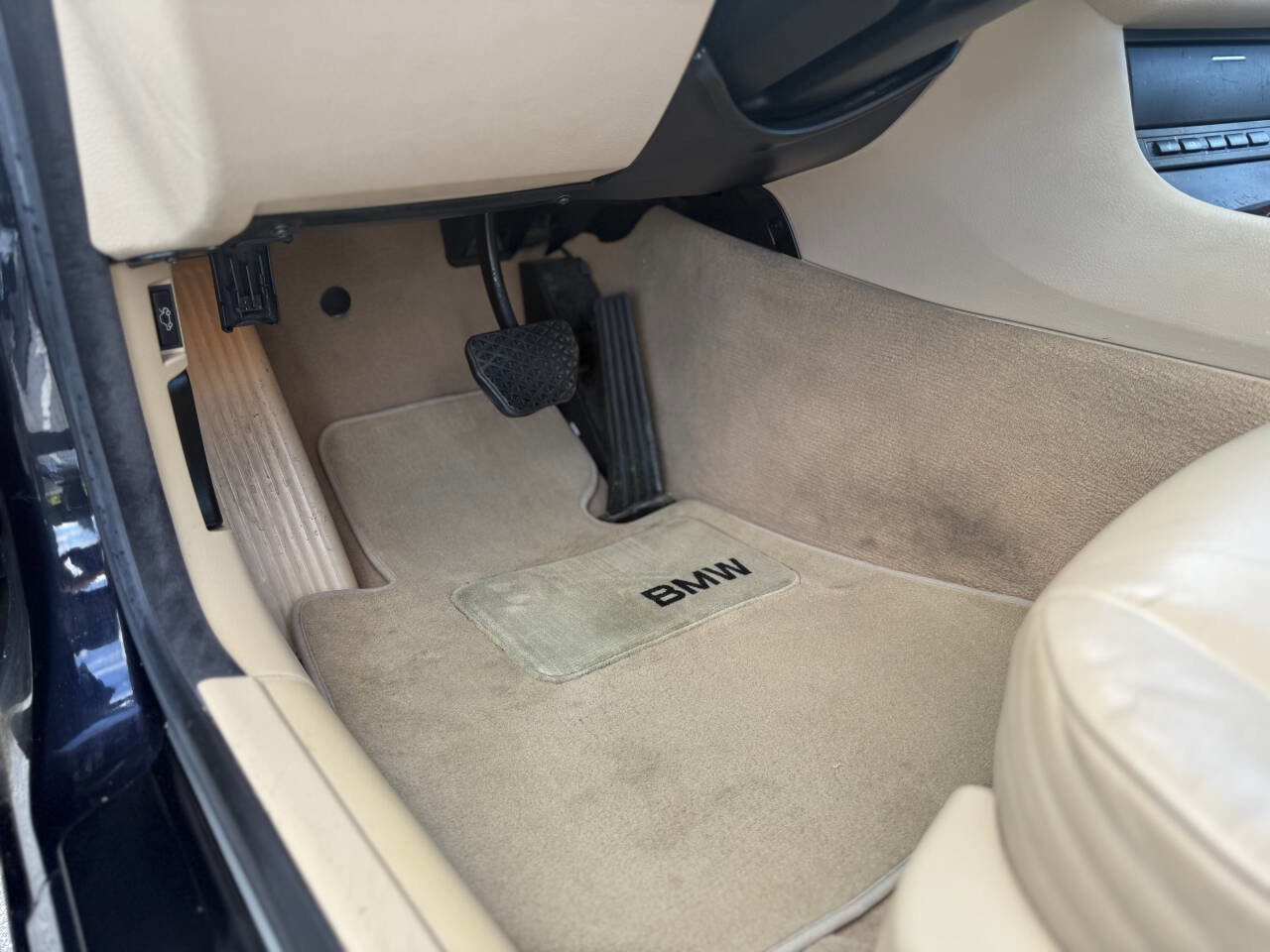 Used 2005 BMW 325Ci Convertible image 14