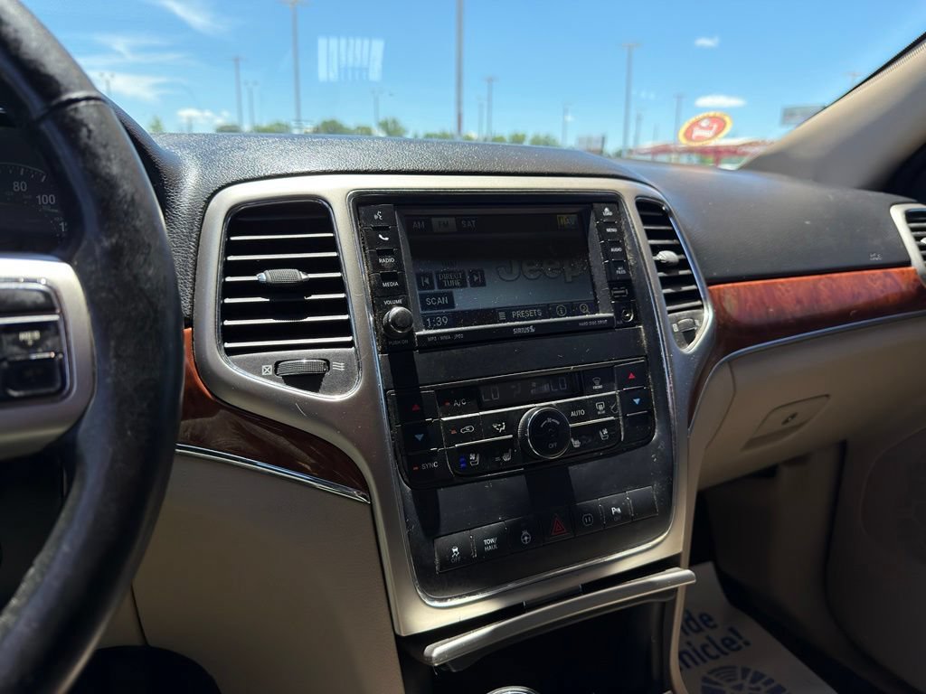 Used 2011 Jeep Grand Cherokee Limited w/ Luxury Group II AWD/4WD image 29