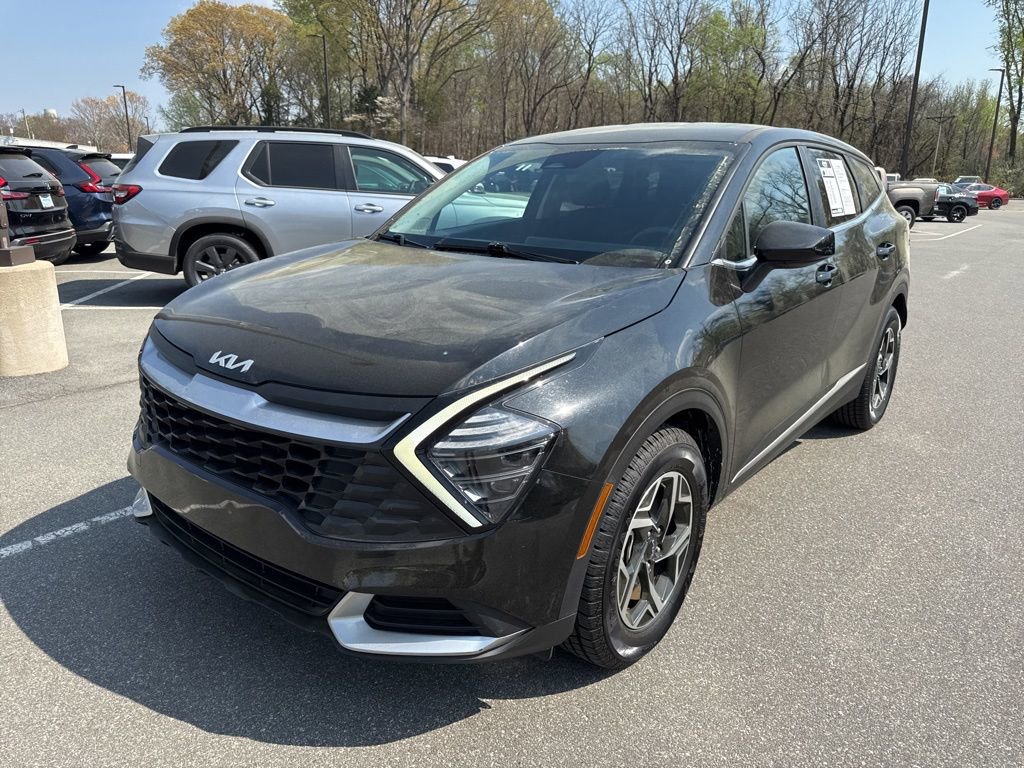 Used 2024 Kia Sportage LX image 3
