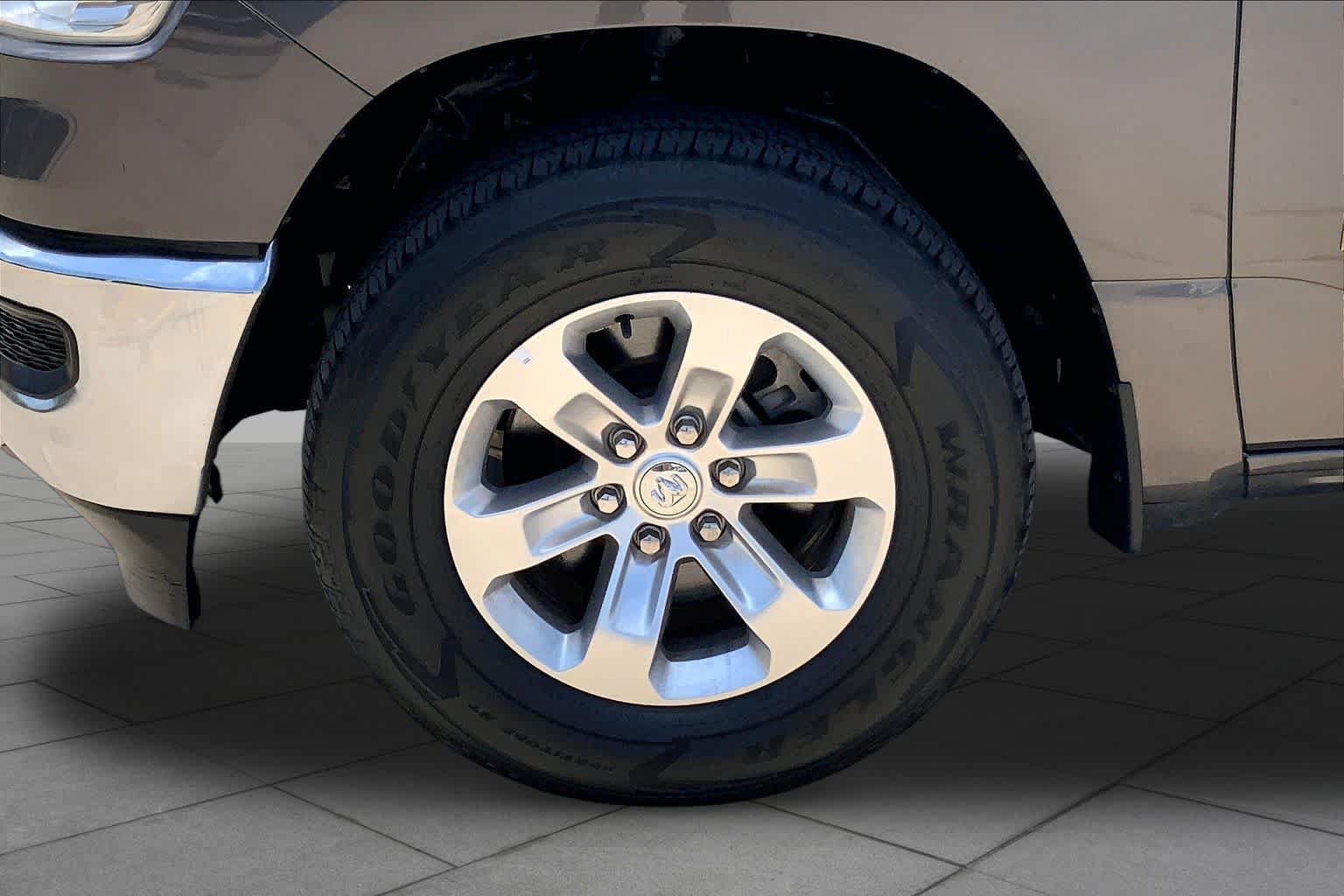 Used 2024 RAM 1500 Laramie AWD/4WD image 11