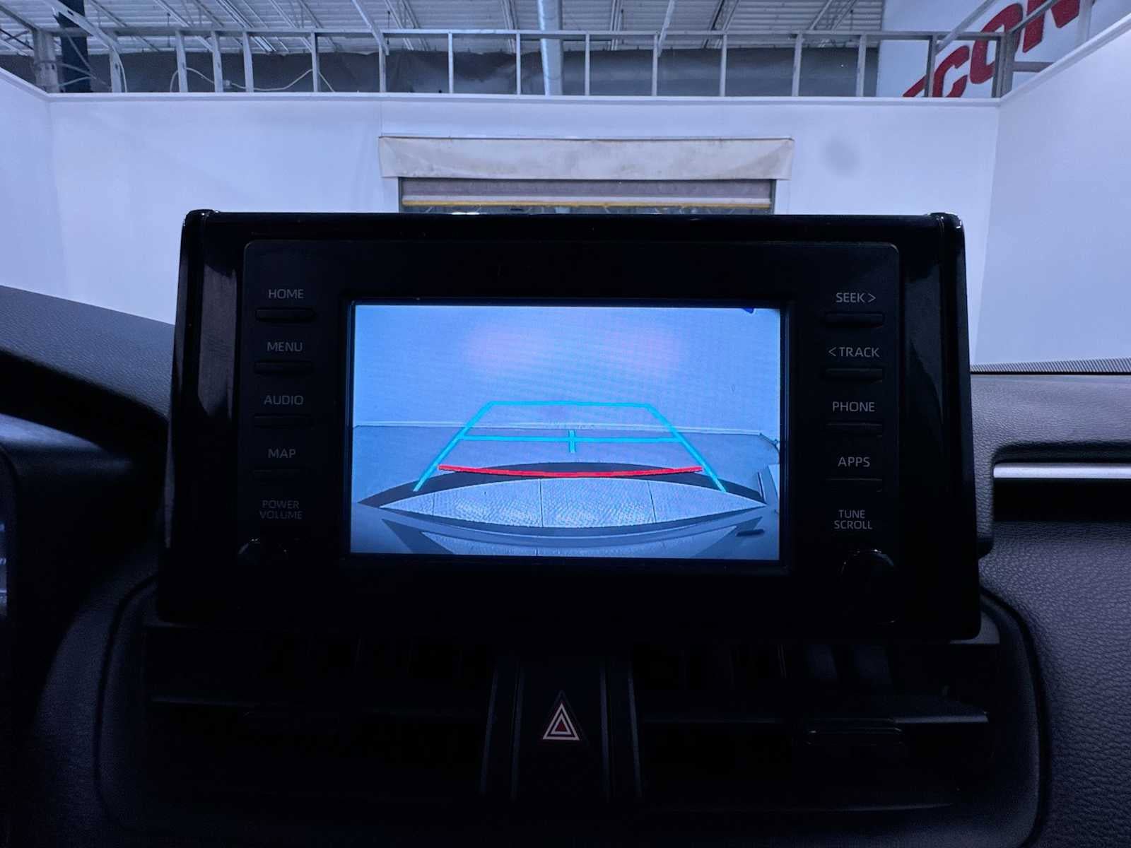 Used 2019 Toyota RAV4 LE w/ Carpet Mat Package AWD/4WD image 27