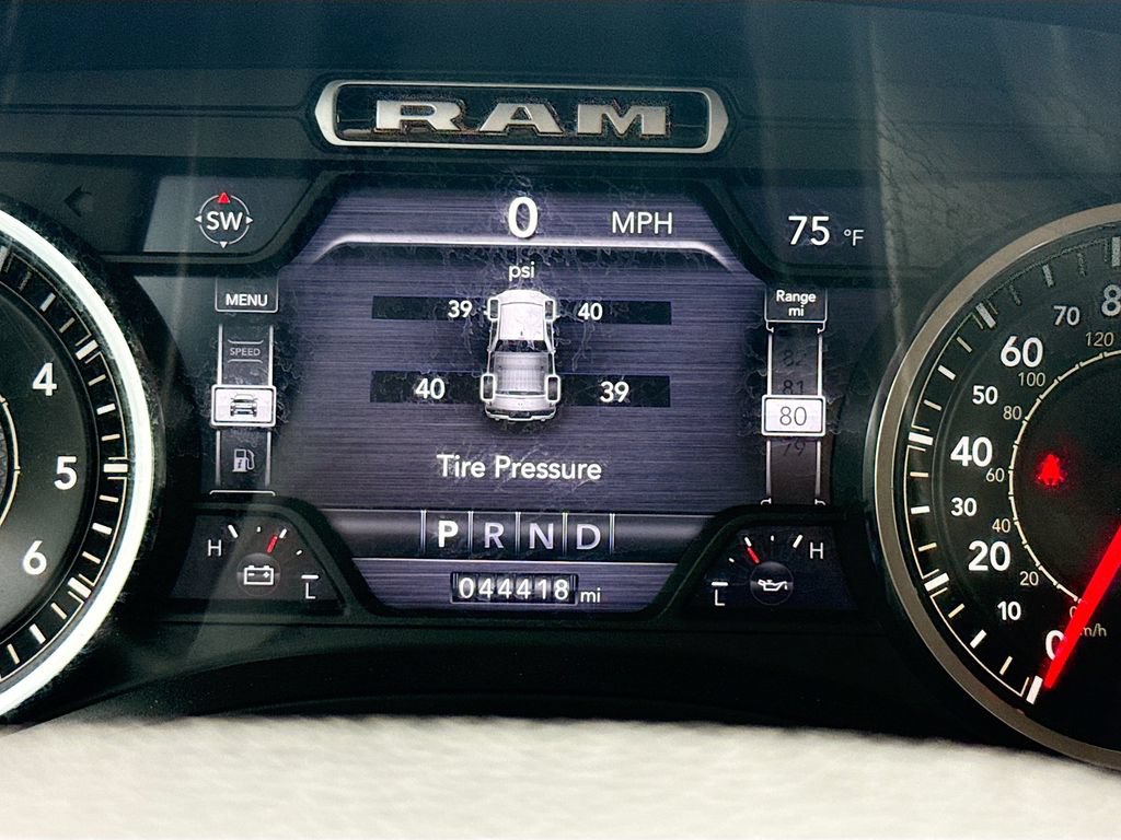 Used 2019 RAM 1500 Laramie AWD/4WD image 12