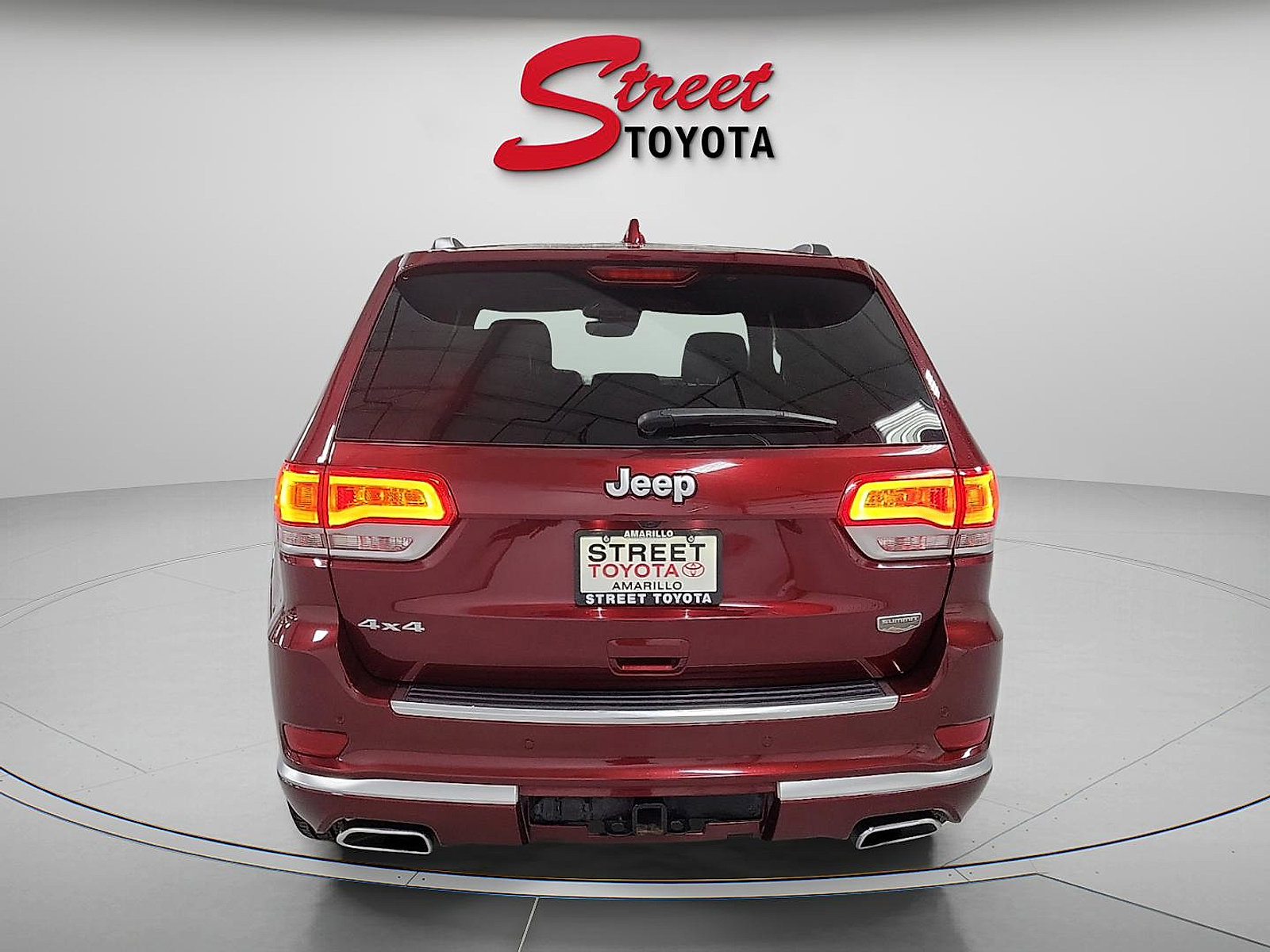 Used 2021 Jeep Grand Cherokee Summit AWD/4WD image 3
