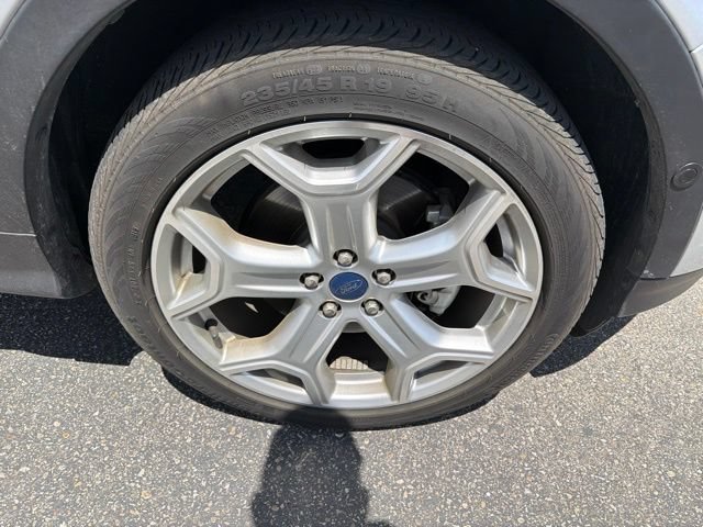 Used 2019 Ford Escape Titanium AWD/4WD image 5