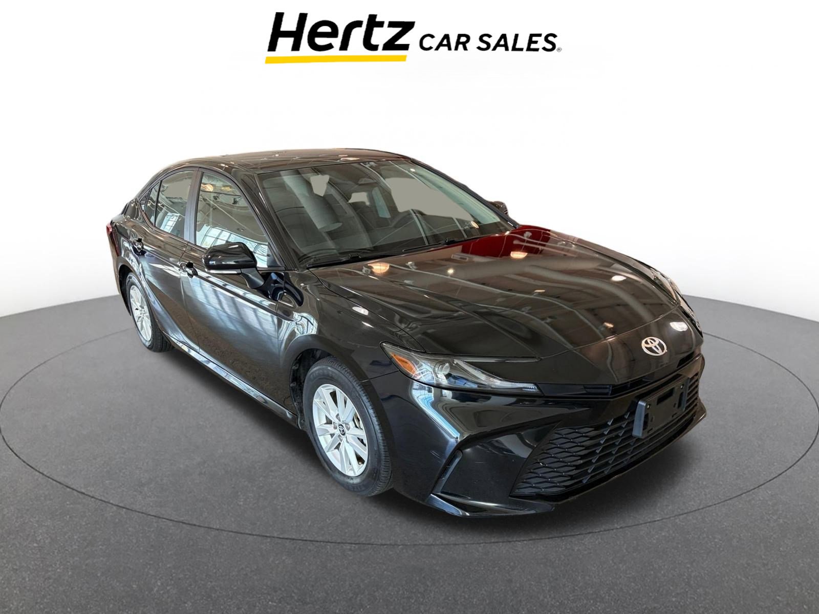 Used 2025 Toyota Camry LE image 1