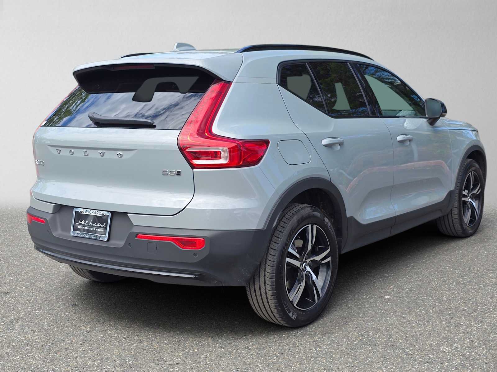Used 2026 Volvo XC40 B5 Core w/ Climate Package AWD/4WD image 3