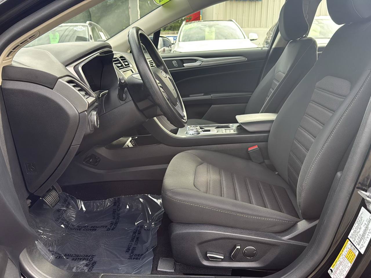 Used 2020 Ford Fusion SE FWD image 9