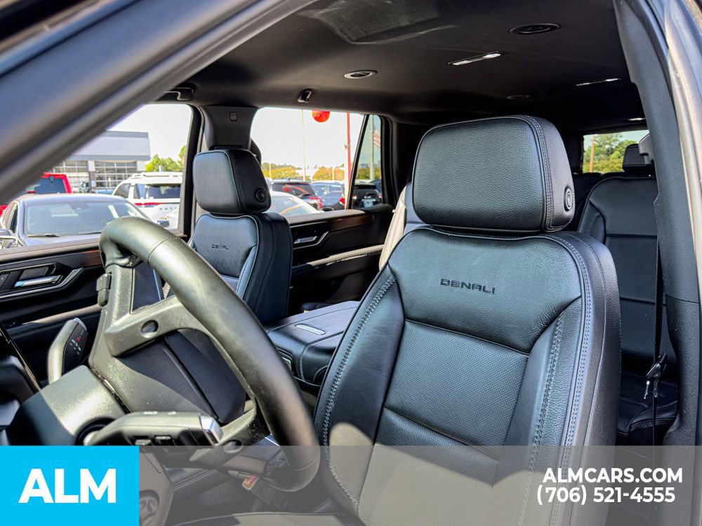 Used 2025 GMC Yukon Denali AWD/4WD image 6