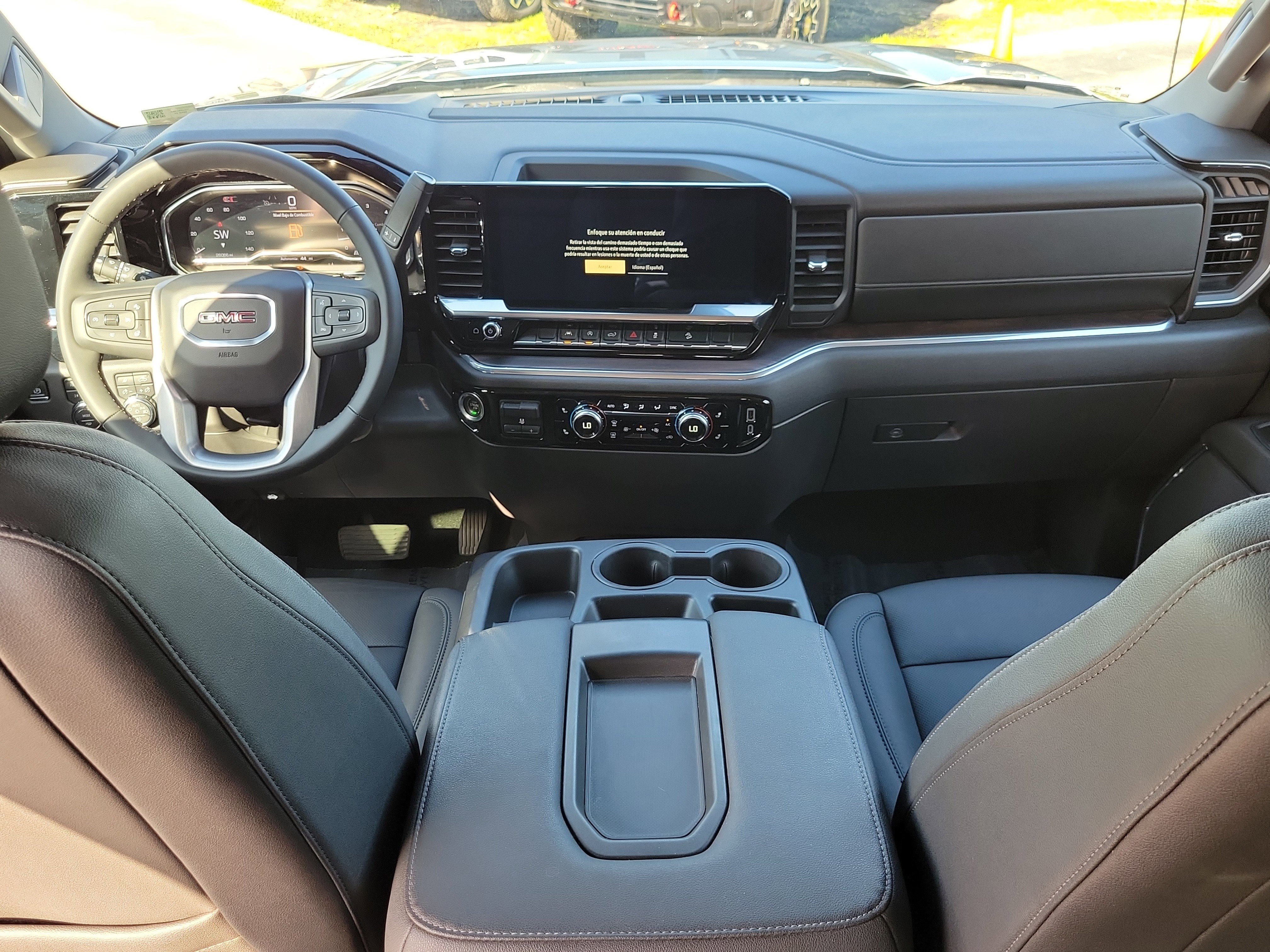 Used 2024 GMC Sierra 1500 SLT w/ X31 Off-Road Package AWD/4WD image 16
