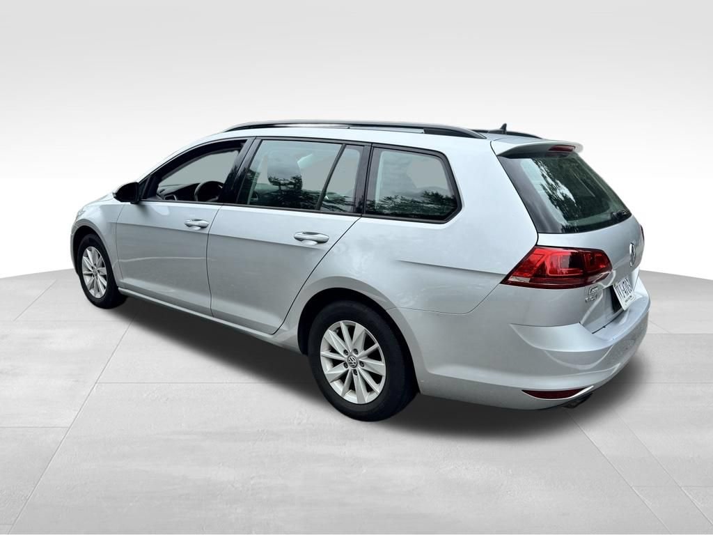 Used 2017 Volkswagen Golf SportWagen FWD image 3