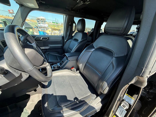 Used 2023 Ford Bronco Badlands image 31