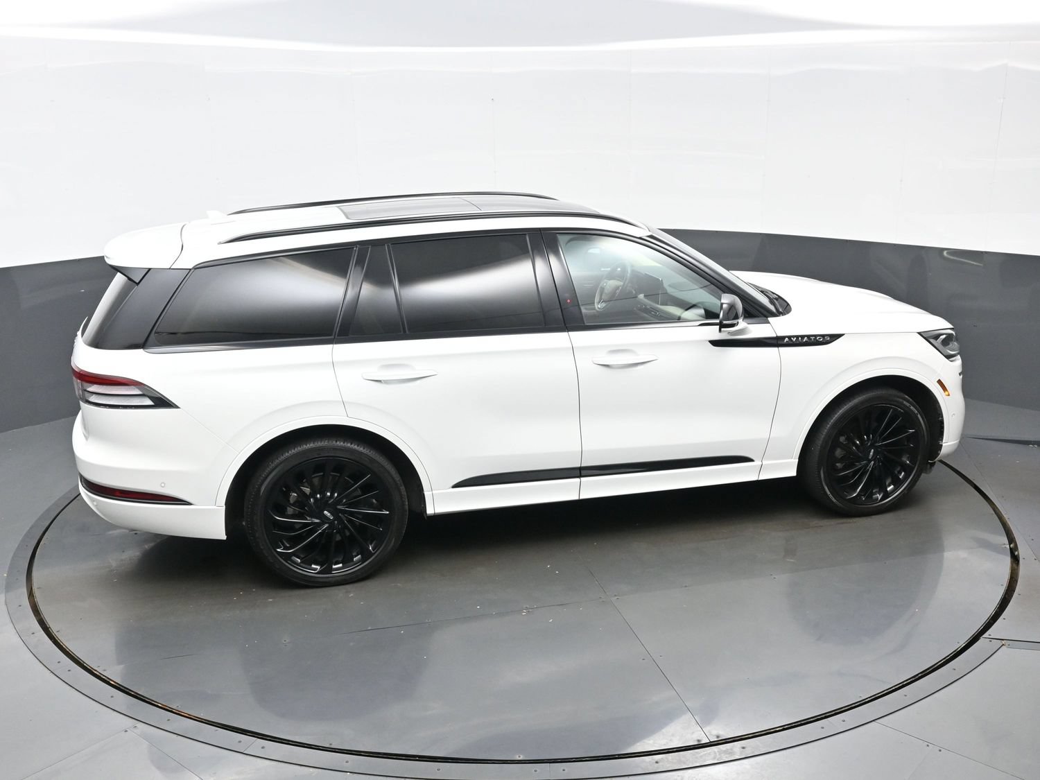 Used 2023 Lincoln Aviator Reserve w/ Jet Package AWD/4WD image 40
